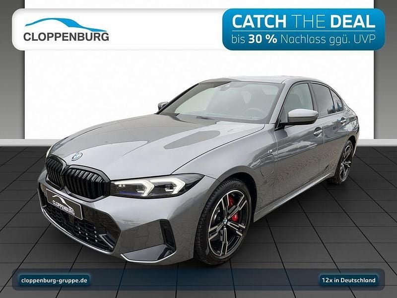 Skyscraper grau metallic Gebraucht 2025 BMW 330e M Sport Limousine | 59.845 € - Bild 1/4