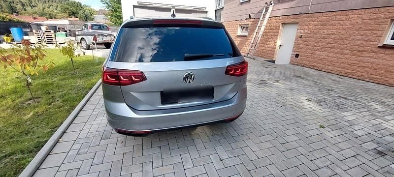 Gebraucht VW Passat 120 PS (88 kW) 2020 Silber Kombi