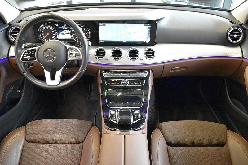 Gebraucht Mercedes E220 Avantgarde 194 PS (142 kW) 2020 Blau Limousine