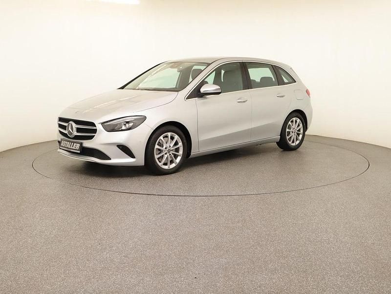 Gebraucht Mercedes B250 Business 224 PS (164 kW) 2022 Silber Van / Kleinbus