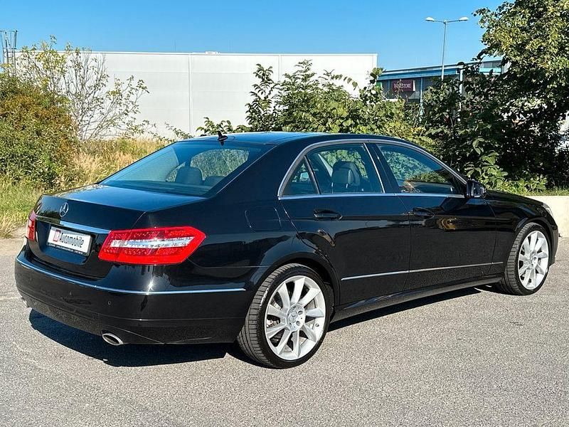 Gebraucht Mercedes E350 272 PS (200 kW) 2009 Schwarz Limousine