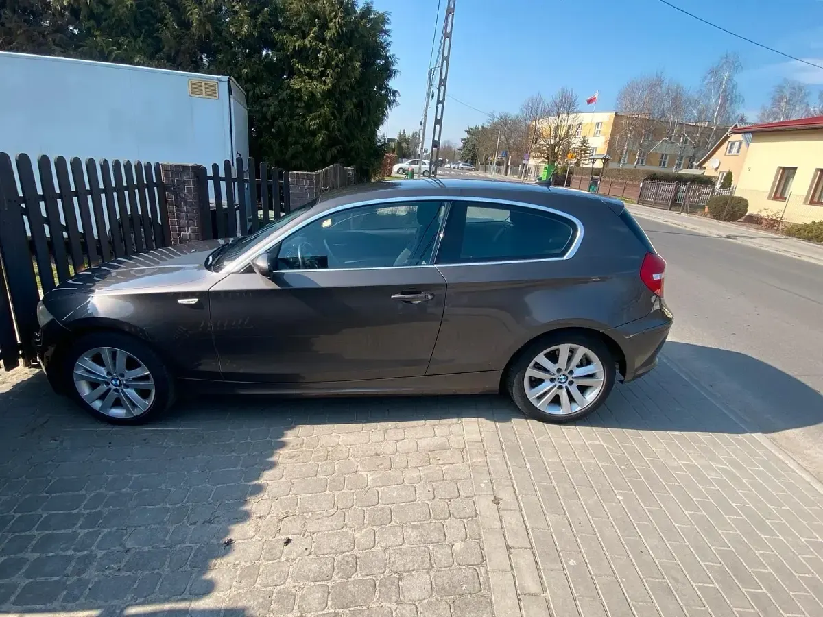 Gebraucht BMW 118 143 PS (105 kW) 2009 Braun Kleinwagen