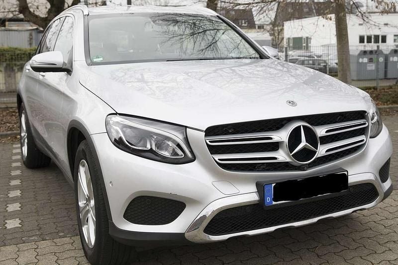 Grau Gebraucht 2017 Mercedes GLC250 Coupé | 25.000 € - Bild 1/4