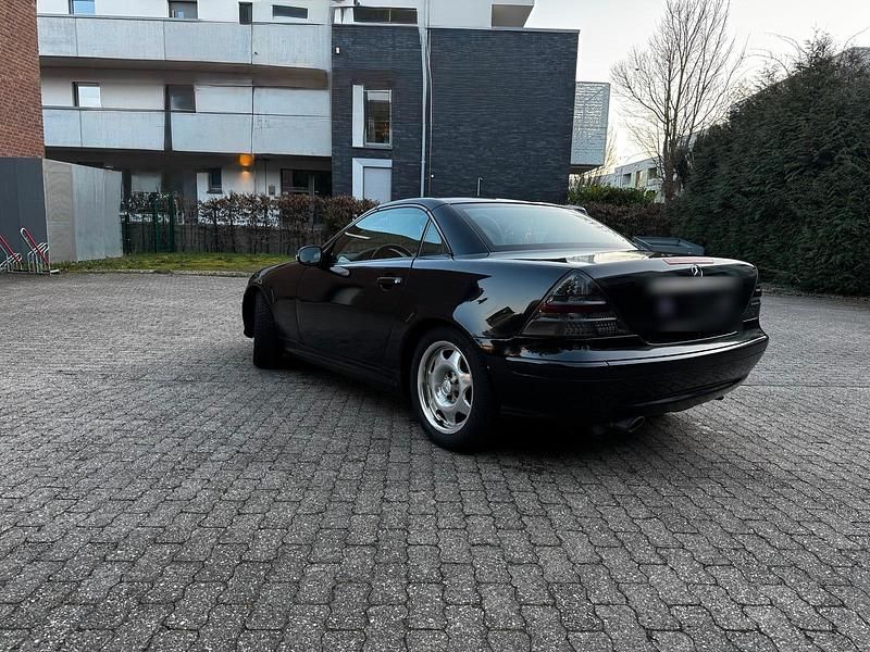 Gebraucht Mercedes SLK200 163 PS (119 kW) 2001 Schwarz Cabrio