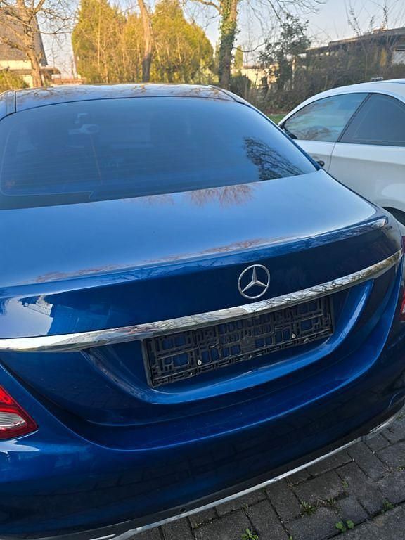 Gebraucht Mercedes C180 Edition 156 PS (114 kW) 2015 Blau Limousine