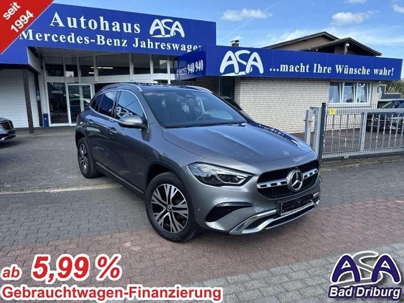 Mountaingrau Gebraucht 2024 Mercedes GLA200 SUV | 39.990 € (Fairer Preis) - Bild 1/3