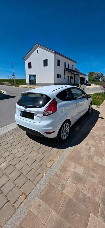 Używany Ford Fiesta 60 KM (44 kW) 2017 Biały Hatchback