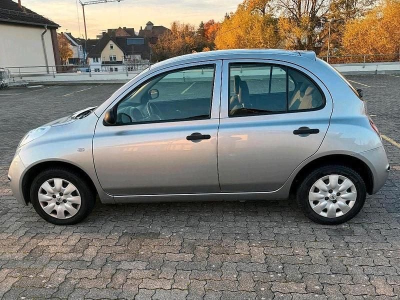 Grau Gebraucht 2006 Nissan Micra Kleinwagen | 2.200 € (Etwas zu teuer) - Bild 1/4