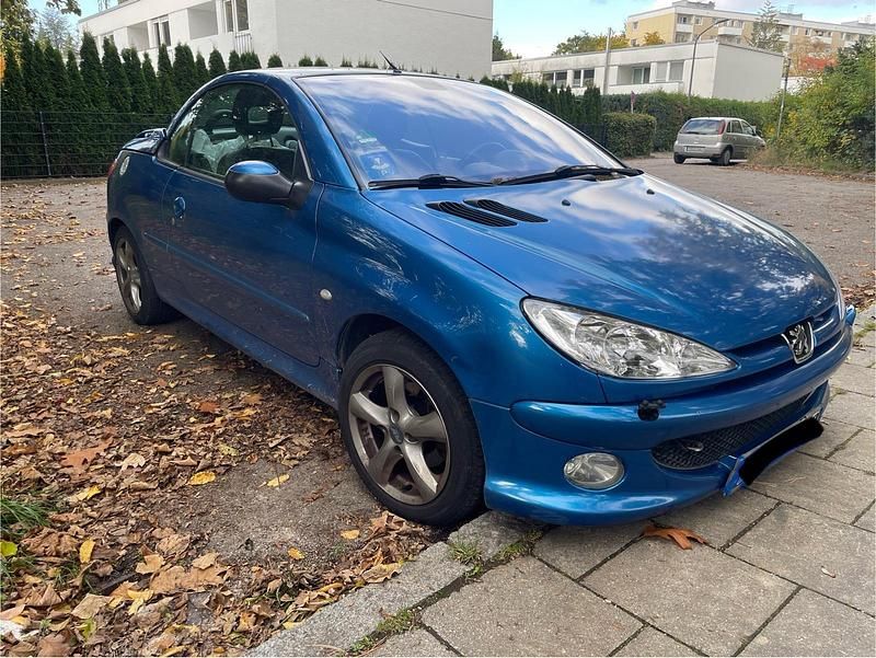 Gebraucht Peugeot 206 CC 109 PS (80 kW) 2003 Blau Cabrio