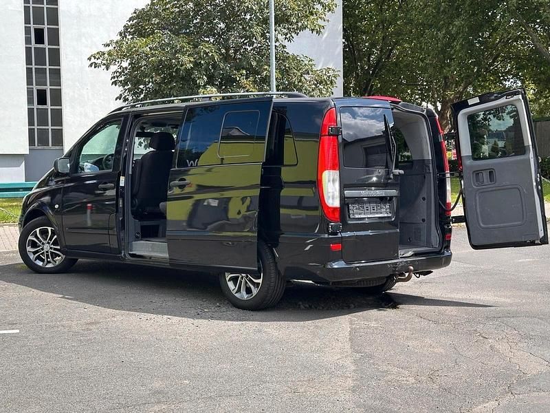 Schwarz Gebraucht 2010 Mercedes Viano Van / Kleinbus | 14.999 € (Teuer) - Bild 1/4