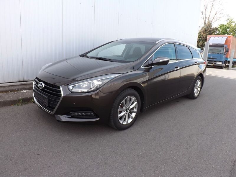 Braun Gebraucht 2016 Hyundai i40 Trend Kombi | 9.100 € (Superpreis) - Bild 1/4