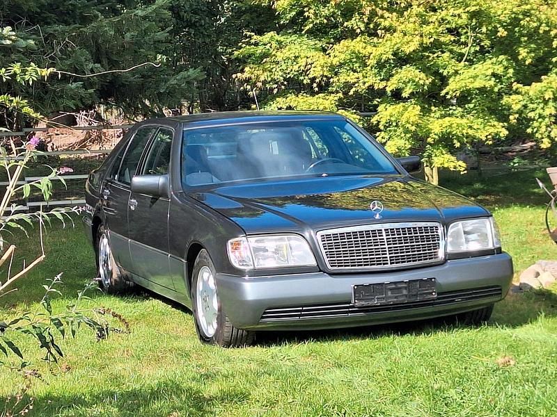 Schwarz Gebraucht 1993 Mercedes E320 Limousine | 9.750 € - Bild 1/4