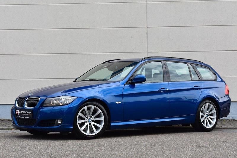 Blau Gebraucht 2010 BMW 330 Exclusive Kombi | 5.990 € (Superpreis) - Bild 1/4