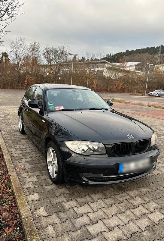 Schwarz Gebraucht 2010 BMW 116 Kleinwagen | 3.000 € (Fairer Preis) - Bild 1/4