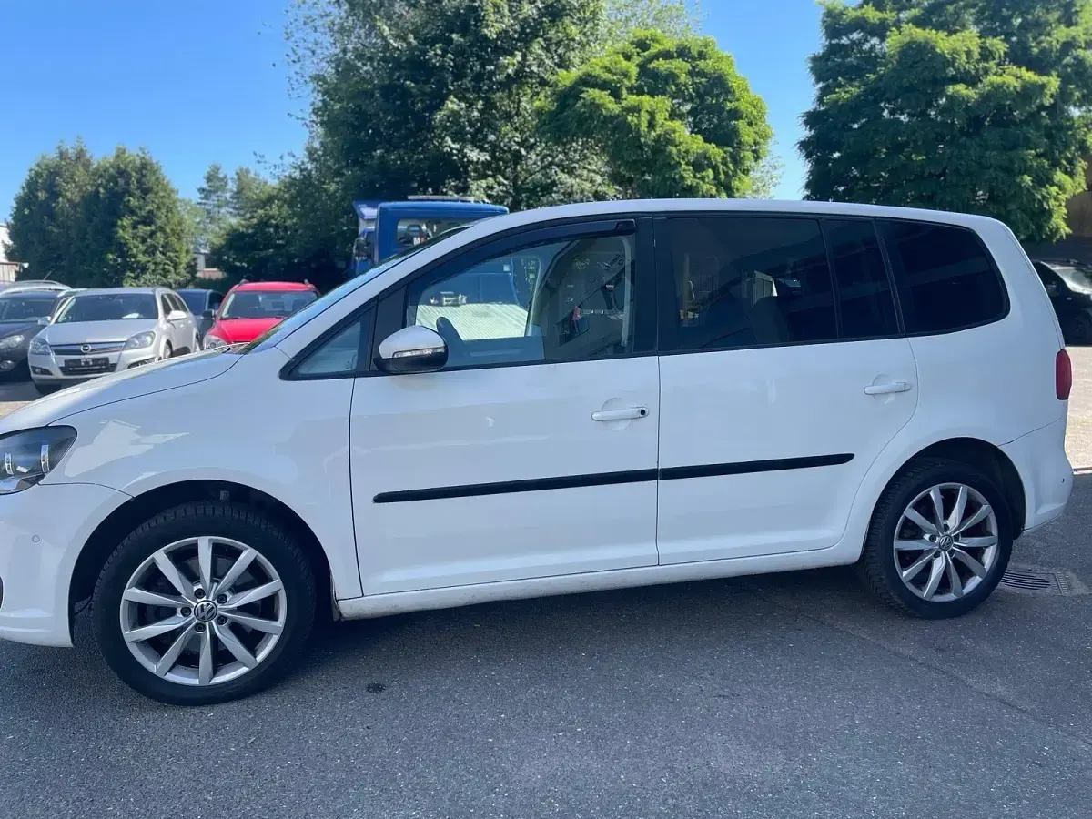 Gebraucht VW Touran Comfortline 140 PS (102 kW) 2012 Weiß Van / Kleinbus