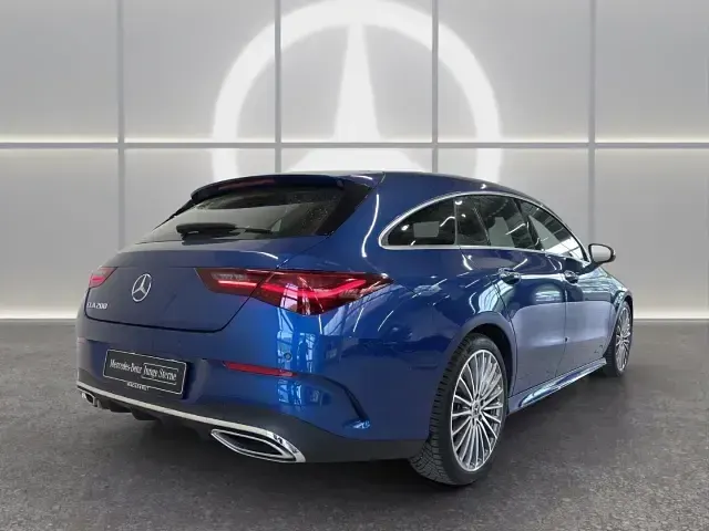 Gebraucht Mercedes CLA200 Shooting Brake Advanced Plus 163 PS (119 kW) 2024 Blau Kombi