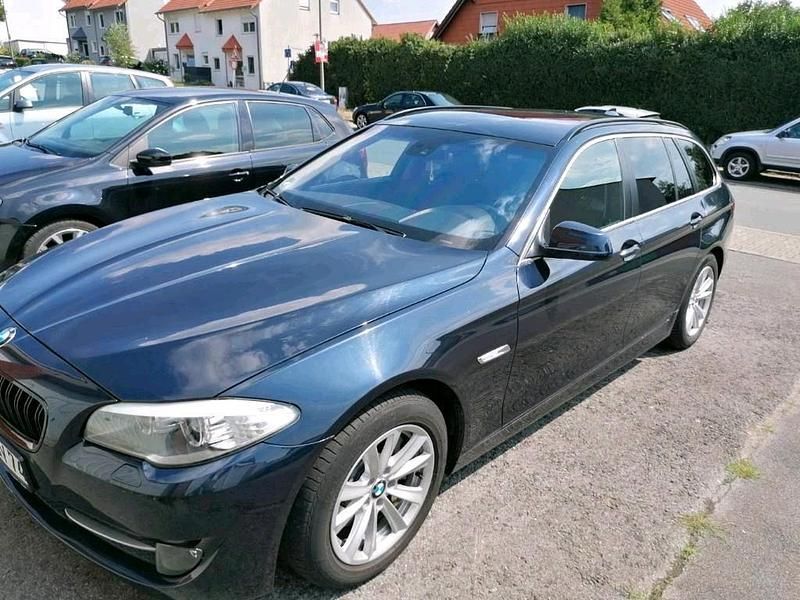 Gebraucht BMW 525 300 PS (220 kW) 2011 Blau Kombi
