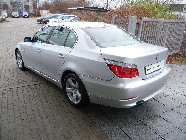 Gebraucht BMW 523 190 PS (139 kW) 2007 Silber metallic Limousine