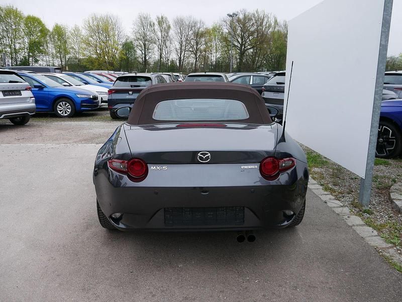 Używany Mazda MX5 184 KM (135 kW) 2024 Szary Kabriolet