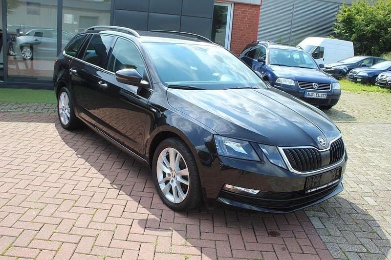 Schwarz Gebraucht 2018 Skoda Octavia Clever Kombi | 13.500 € (Guter Preis) - Bild 1/4