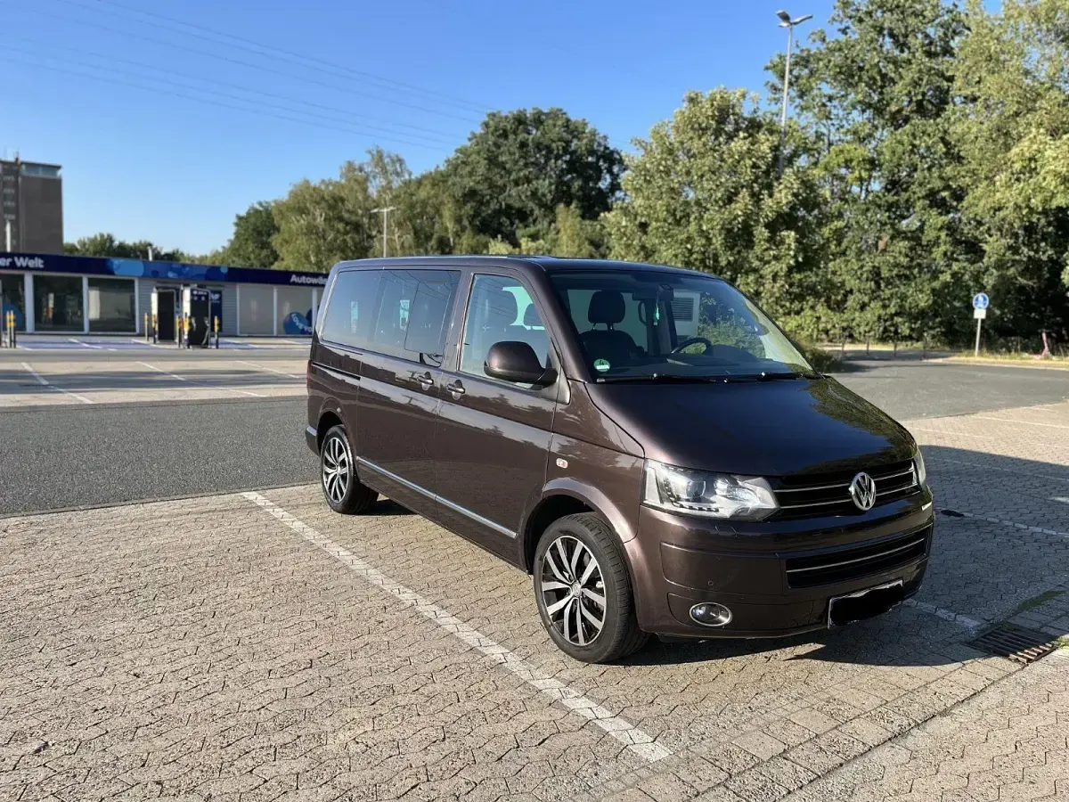 Gebraucht VW Multivan Highline 179 PS (131 kW) 2014 Violett Van / Kleinbus