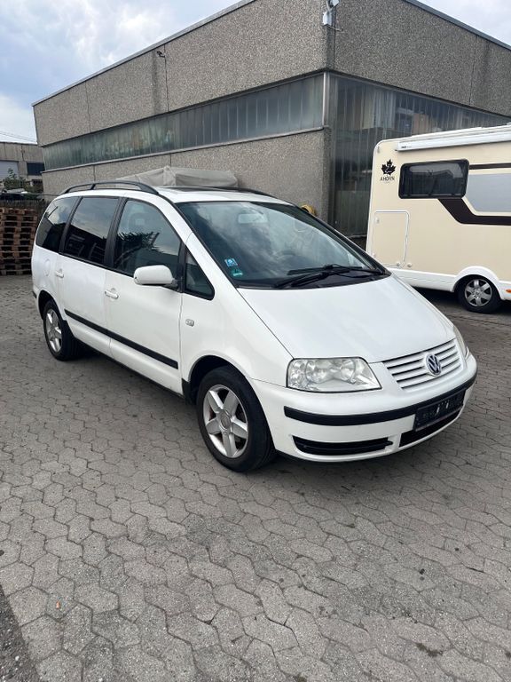 Weiß Gebraucht 2001 VW Sharan Comfortline Van / Kleinbus | 1.500 € (Fairer Preis) - Bild 1/2