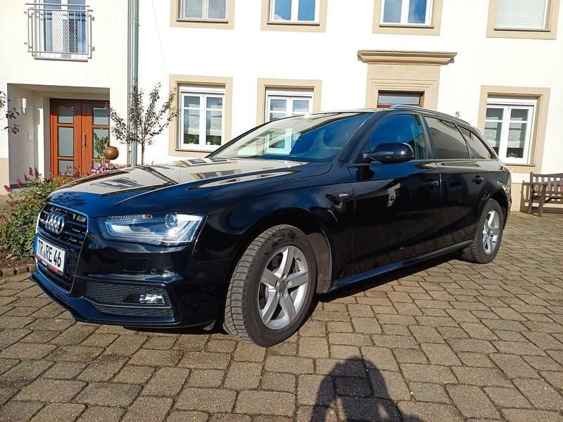 Schwarz Gebraucht 2015 Audi A4 S-Line Kombi | 15.000 € (Fairer Preis) - Bild 1/4