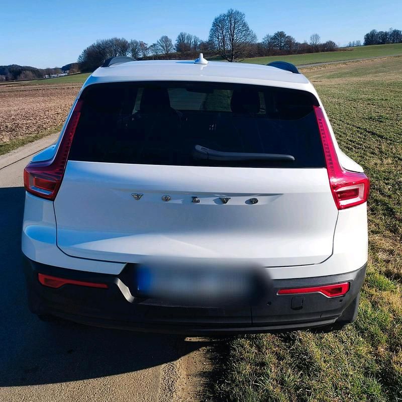 Gebraucht Volvo XC40 150 PS (110 kW) 2018 Weiß SUV