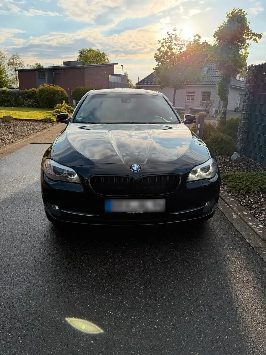 Gebraucht BMW 530 258 PS (189 kW) 2012 Schwarz Limousine