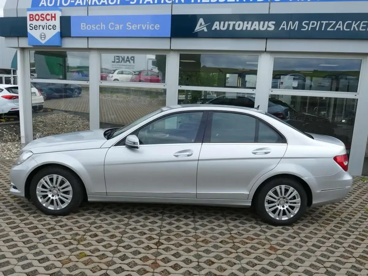 Gebraucht Mercedes C180 Elegance 156 PS (114 kW) 2012 Silber Limousine