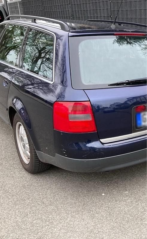 Second-hand Audi A6 165 CP (121 kW) 1998 Albastru Break