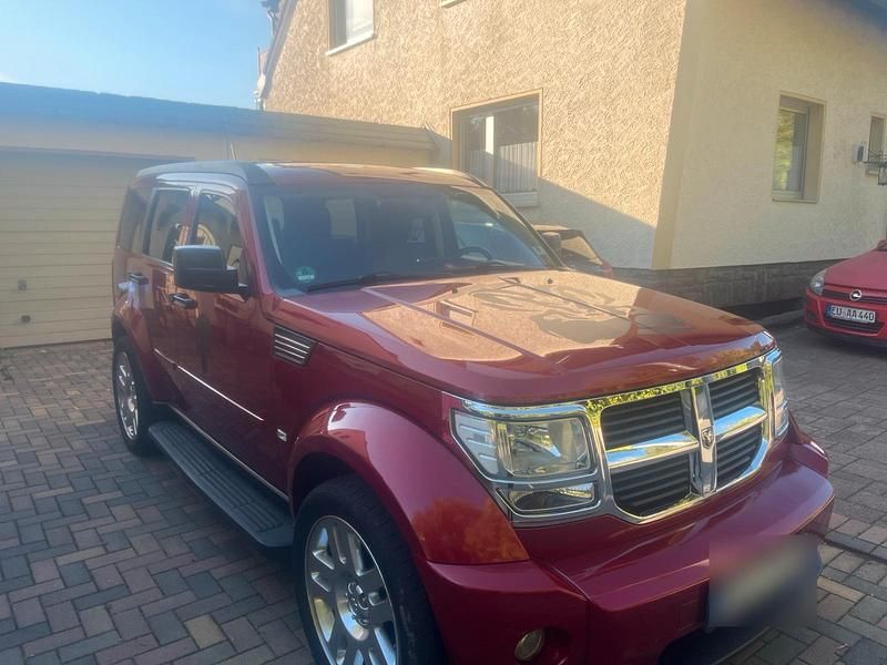 Gebraucht Dodge Nitro 170 PS (125 kW) 2007 Rot SUV