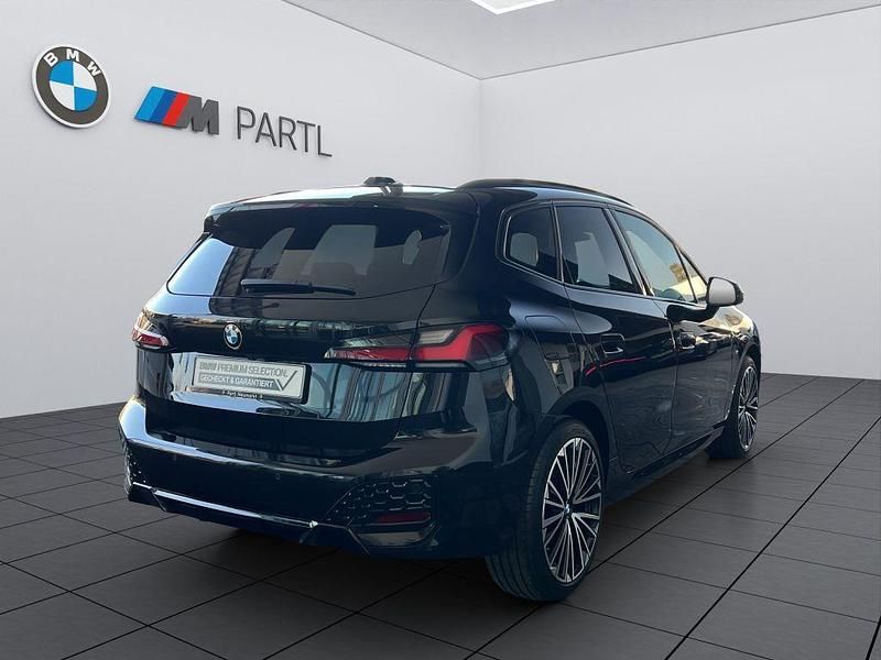 Gebraucht BMW 223 Active Tourer M Sport 218 PS (160 kW) 2022 Saphirschwarz Van / Kleinbus