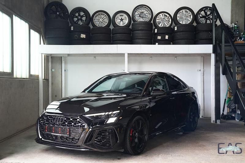 Schwarz Gebraucht 2024 Audi RS3 Ambiente Kleinwagen | 56.790 € (Superpreis) - Bild 1/4