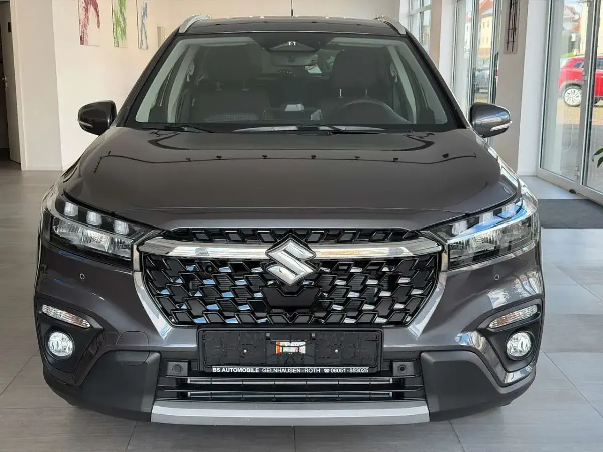 Neu Suzuki SX4 S-Cross 110 PS (80 kW) 2025 Grau SUV