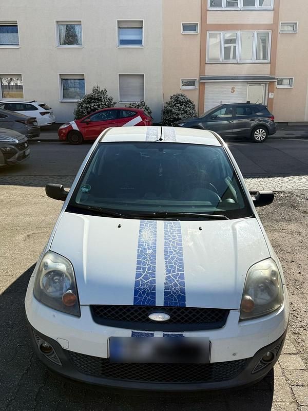 Gebraucht Ford Fiesta 80 PS (58 kW) 2006 Weiß Kleinwagen