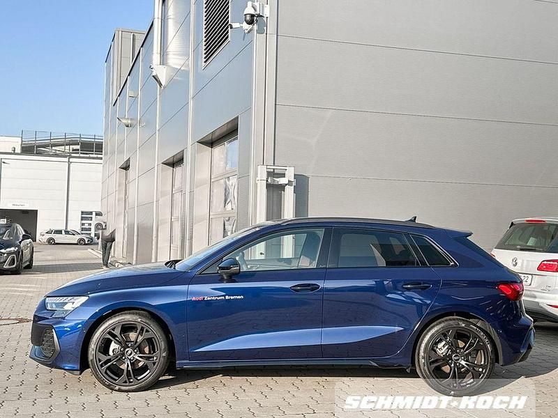 Gebraucht Audi A3 S-Line 116 PS (85 kW) 2025 Navarrablau metallic Limousine