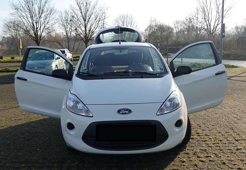 Gebraucht Ford Ka Ambiente 69 PS (50 kW) 2012 Weiß Kleinwagen