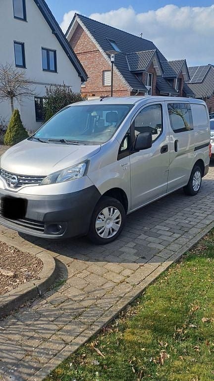 Grau Gebraucht 2015 Nissan NV200 Van / Kleinbus | 4.500 € (Fairer Preis) - Bild 1/4