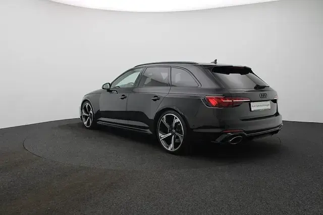 Gebraucht Audi RS4 Ambiente 450 PS (330 kW) 2022 Schwarz Kombi