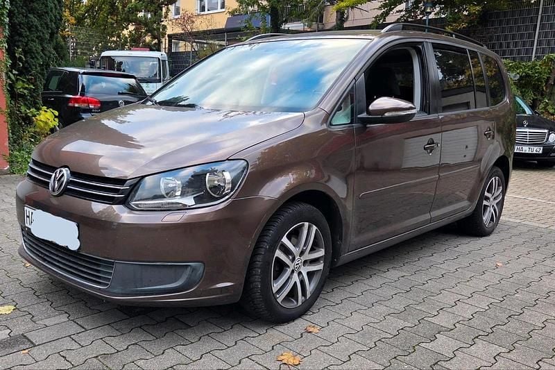 Braun Gebraucht 2011 VW Touran Van / Kleinbus | 4.950 € (Guter Preis) - Bild 1/4