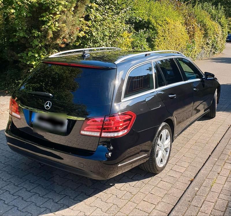 Schwarz Gebraucht 2013 Mercedes 250 Kombi | 11.750 € (Guter Preis) - Bild 1/4