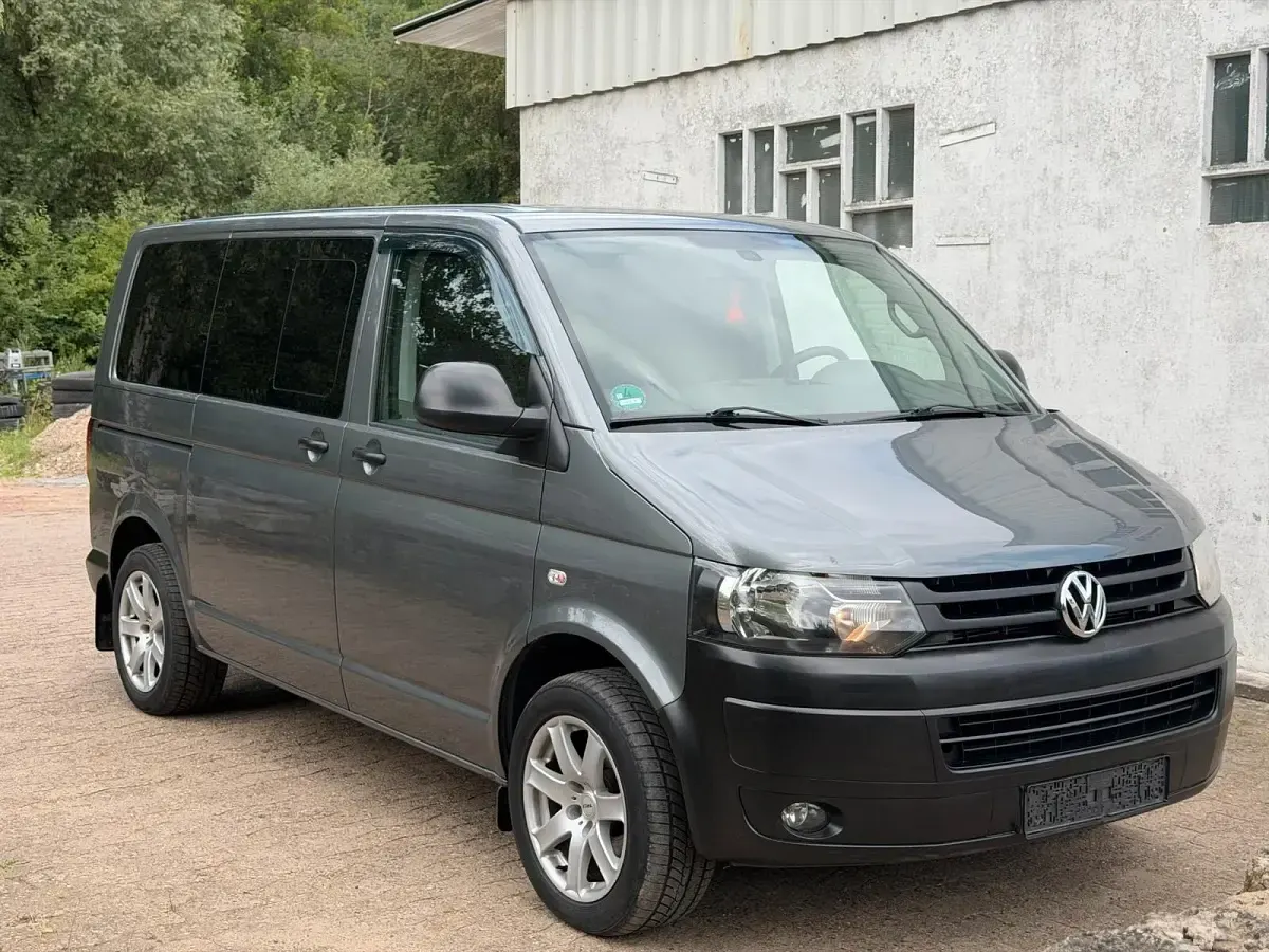 Gebraucht VW Caravelle 140 PS (102 kW) 2012 Grau Van