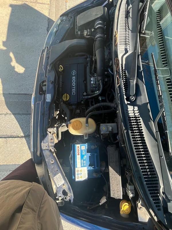 Gebraucht Opel Agila 80 PS (58 kW) 2005 Blau Van / Kleinbus