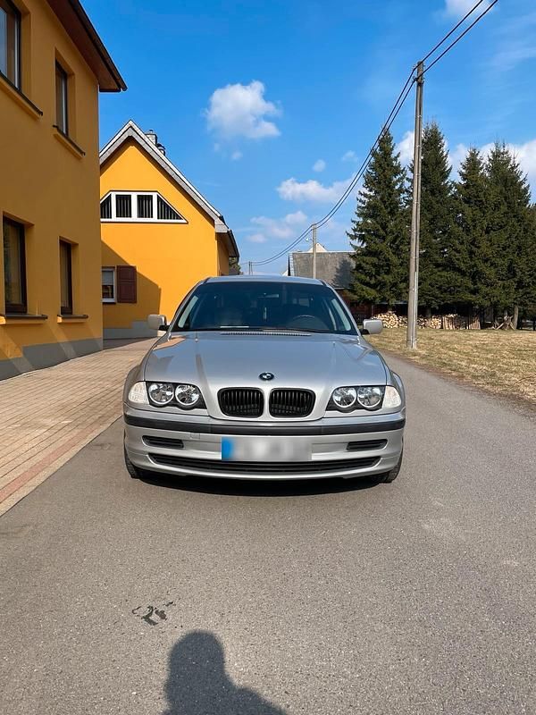 Gebraucht BMW 316 105 PS (77 kW) 1999 Silber Limousine