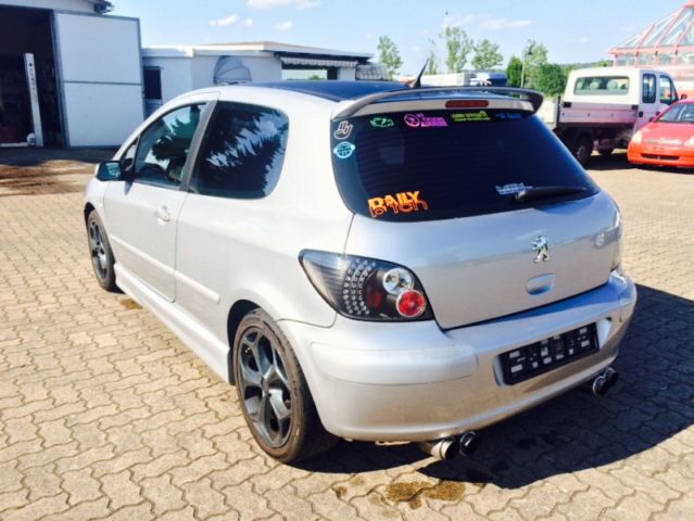 Gebraucht Peugeot 307 109 PS (80 kW) 2002 Silber metallic Limousine