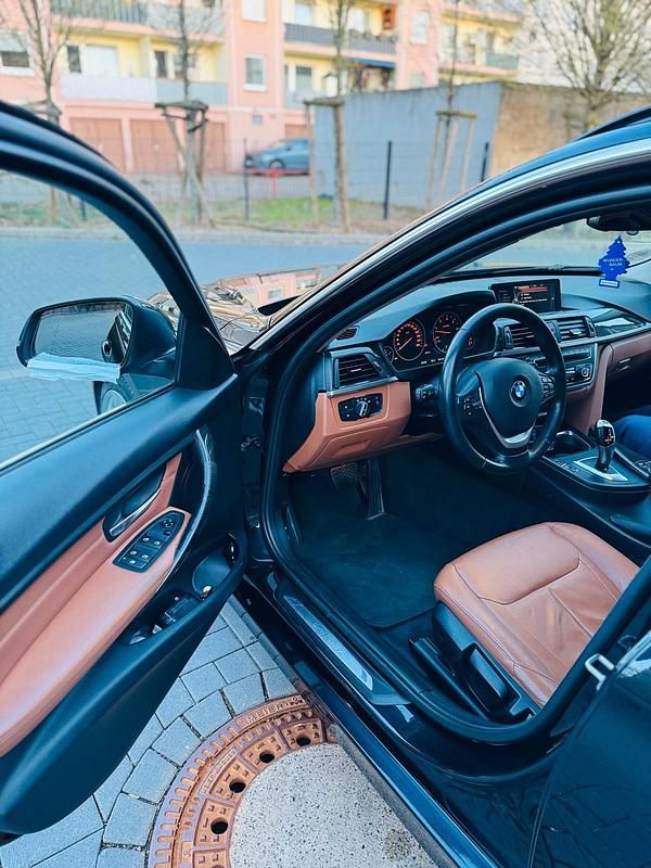 Gebraucht BMW 330 258 PS (189 kW) 2015 Schwarz Kombi