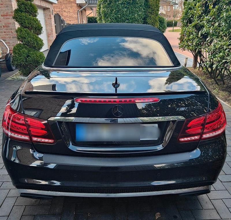 Gebraucht Mercedes E200 AMG 184 PS (135 kW) 2014 Schwarz Cabrio