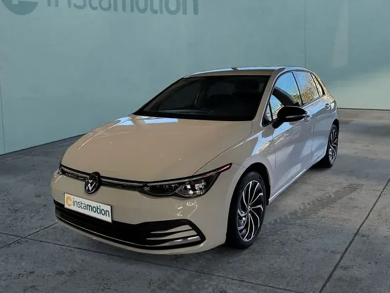 Gebraucht VW Golf VIII 110 PS (80 kW) 2025 Weiß Kleinwagen