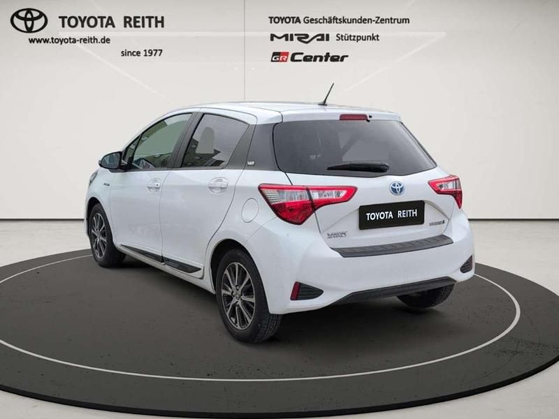 Gebraucht Toyota Yaris Hybrid Team 101 PS (74 kW) 2020 Schneeweiß Kleinwagen